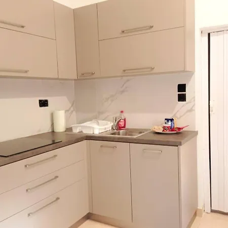 Dom wakacyjny Charming Maisonette By The Sea St Paul's Bay